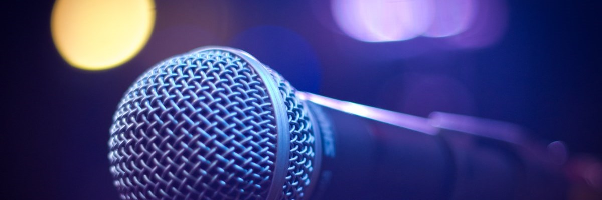 Close up photo of a microphone